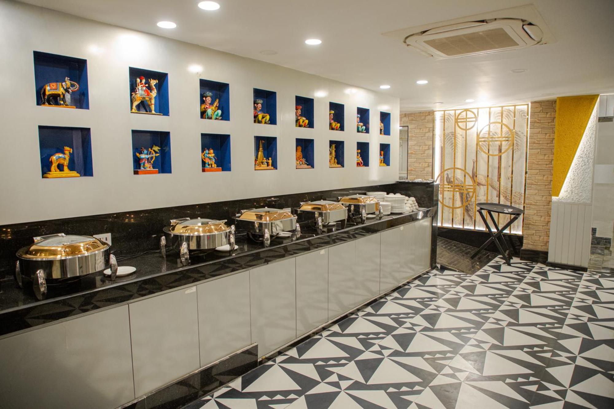 Pearl Courtyard Hotel Varanasi Exterior foto