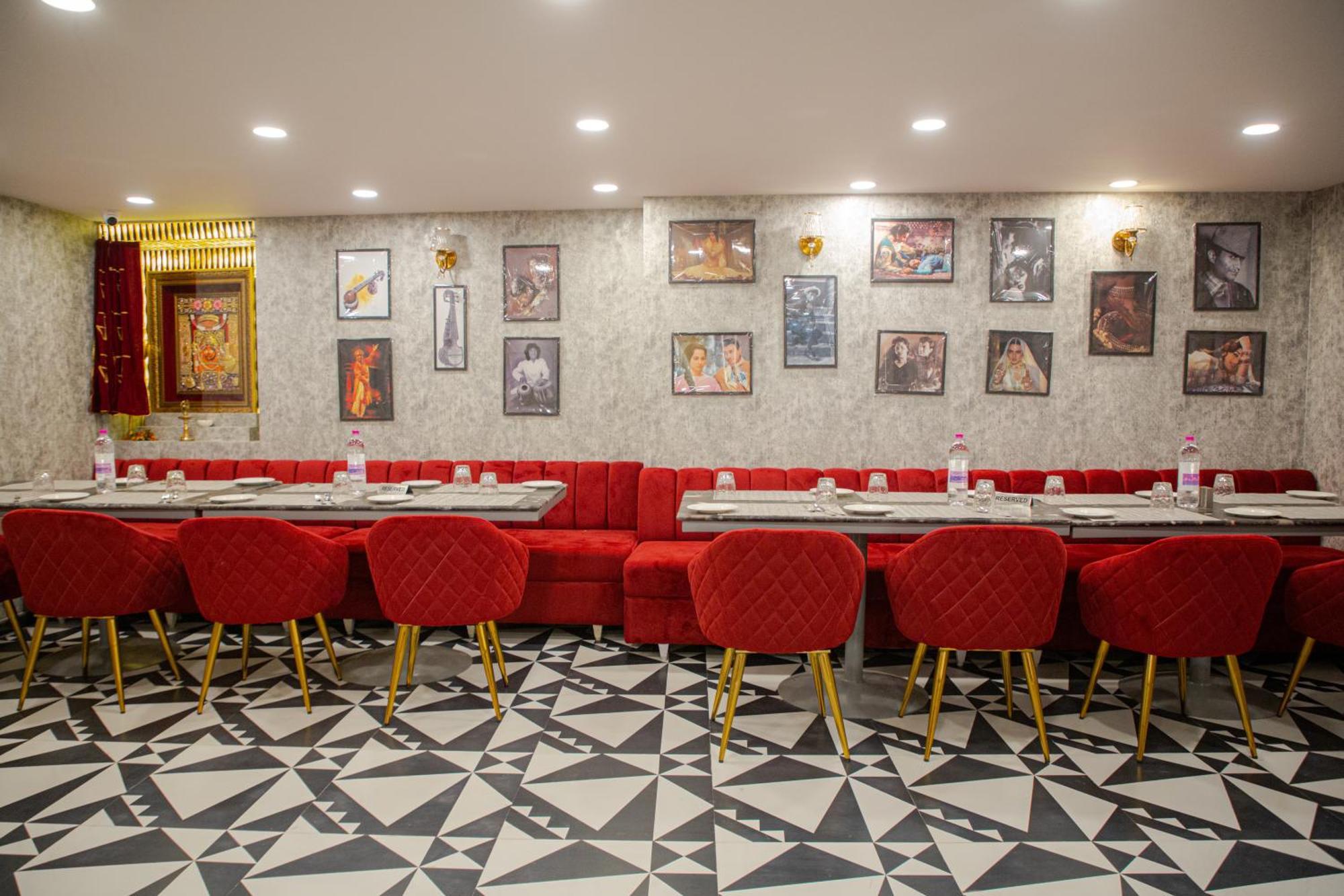 Pearl Courtyard Hotel Varanasi Exterior foto